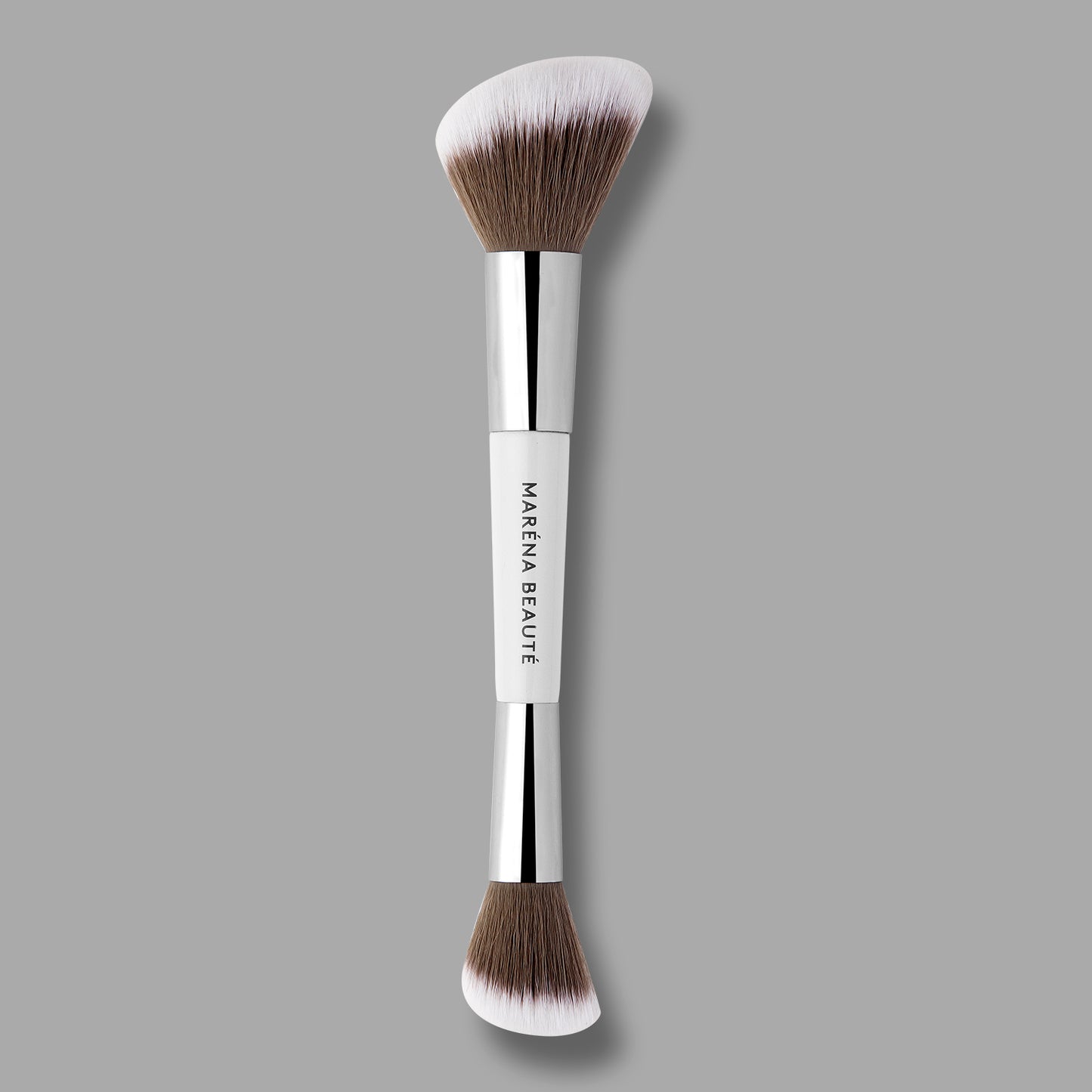 N° 3 DUAL-ENDED BLUSH AND PRECISION BRUSH